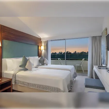 מלון Berry Blue 5*