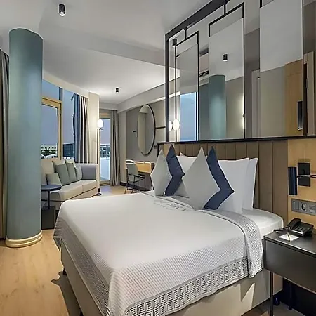 Berry Blue Hotel