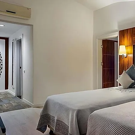 Hotel Berry Blue