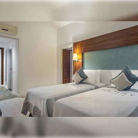 Berry Blue Hotel Side